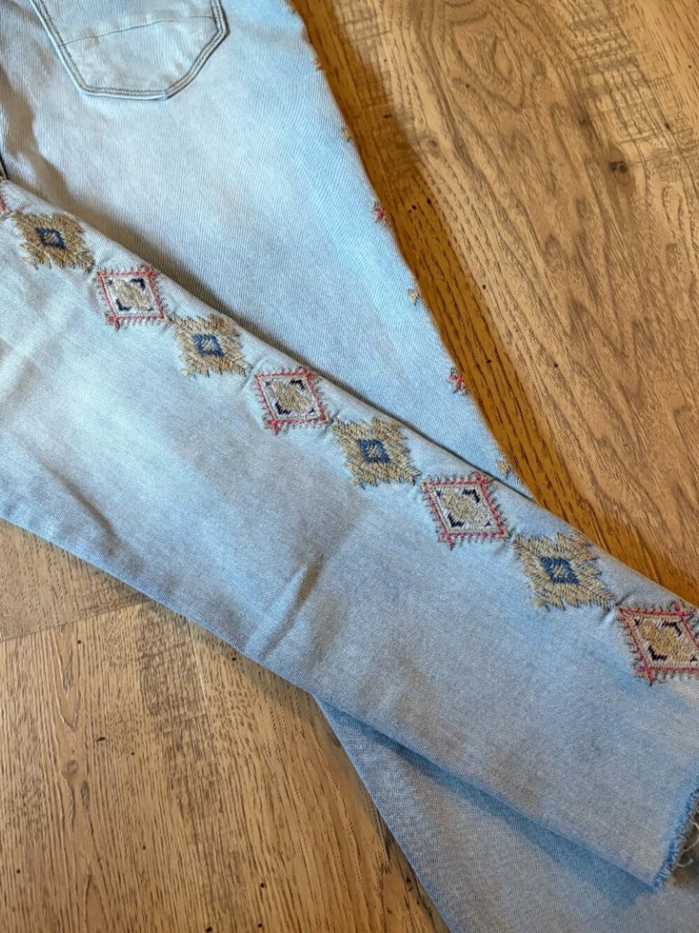 Driftwood Jackie High Rise Jeans Women's 29 Blue Embroidered Aztec Boho Western - Picture 8 of 11